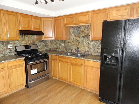 3rd image of 2230 Morningside Cir #15