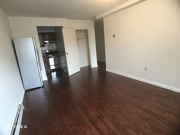 3rd image of 1405 31st Ave APT 4A