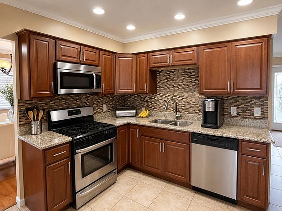 5th image of 4412 Bretz Dr
