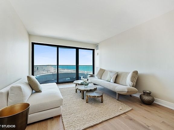 4th image of 2020 N Lincoln Park W APT 35C
