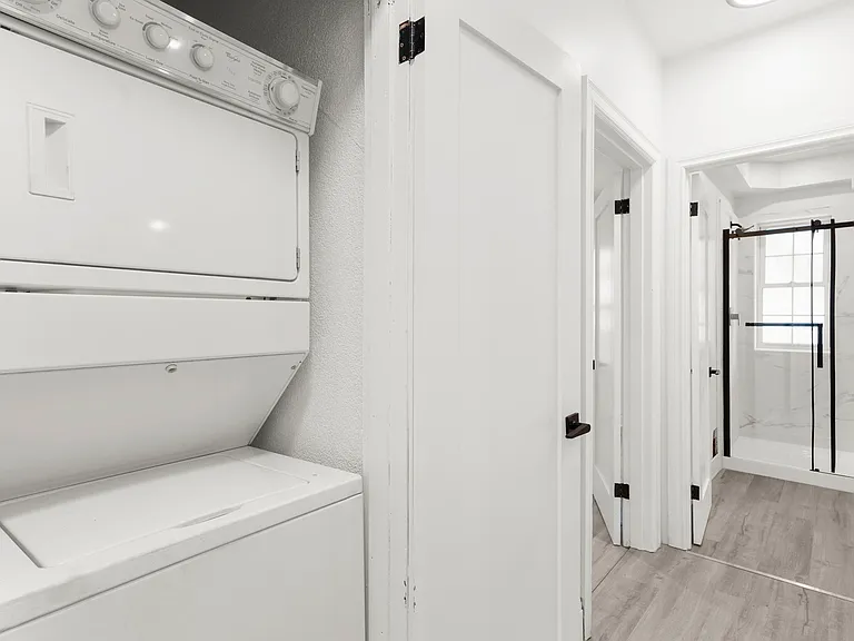 166 Wentworth St S #3 — Photo 18
