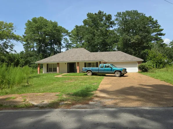 643 County Line Rd, Mendenhall, MS 39114