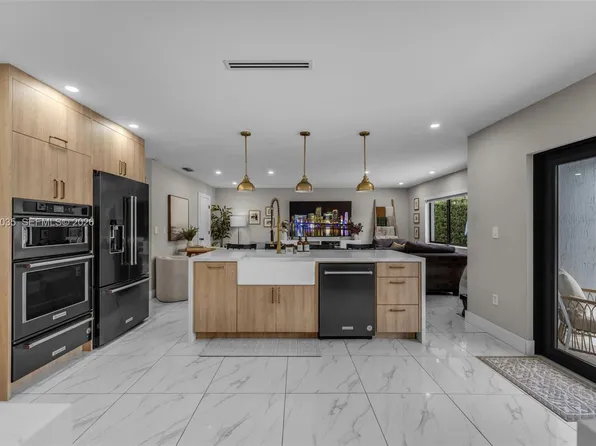 15465 SW 114th St, Miami, FL 33196
