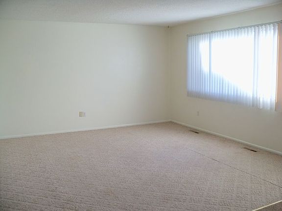 3rd image of 439 Terry Ave