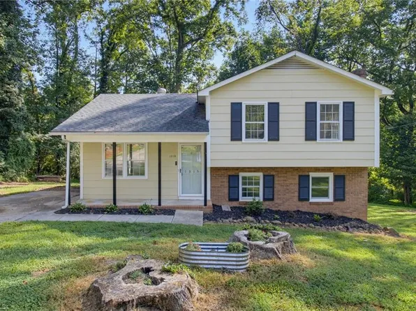 1315 Yardley Ter, Winston Salem, NC 27105