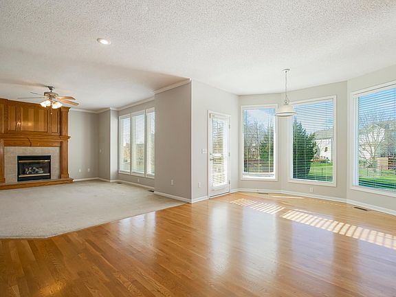 3rd image of 13712 Gillette St
