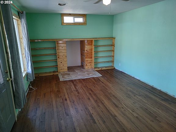 5th image of 101 N Whipple St