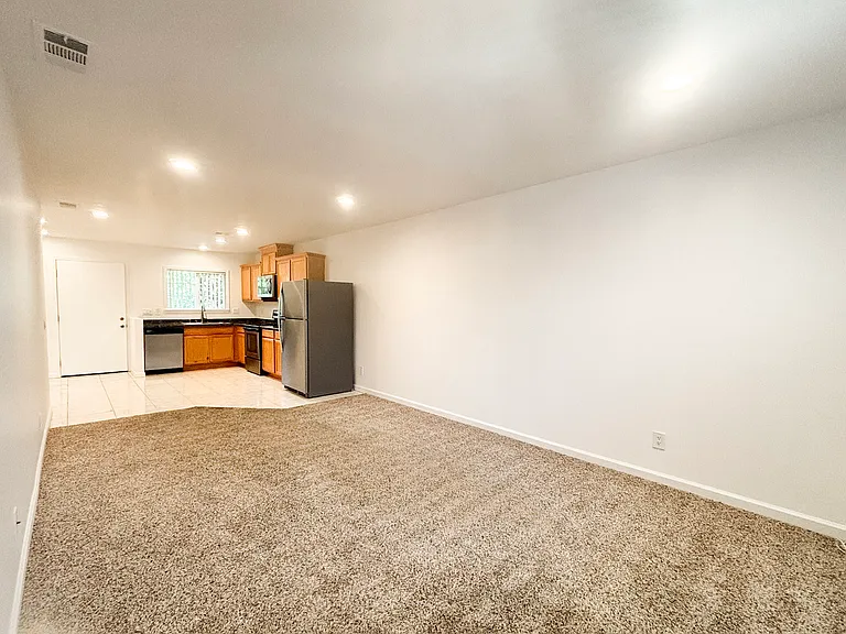 8850 Olive Ln #18 — Photo 3