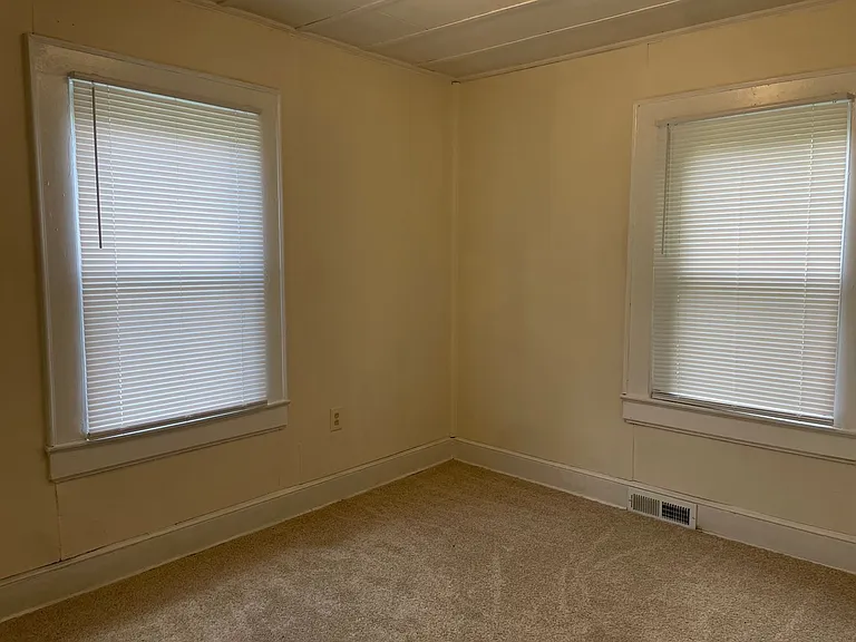 420 N Elm St — Photo 19