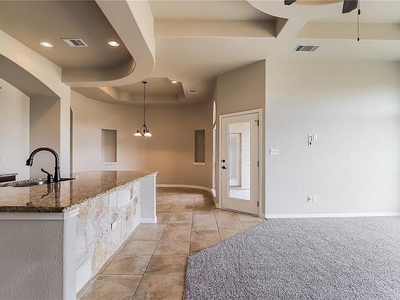3rd image of 1016 Blackman Ct
