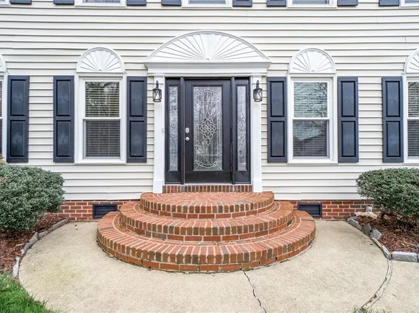 605 Corapeake Dr, Chesapeake, VA 23322