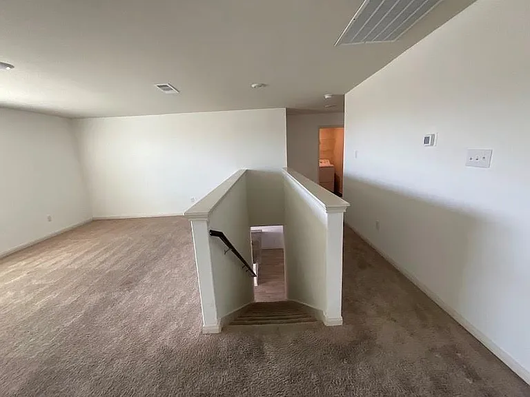 172 Allington Cir — Photo 18