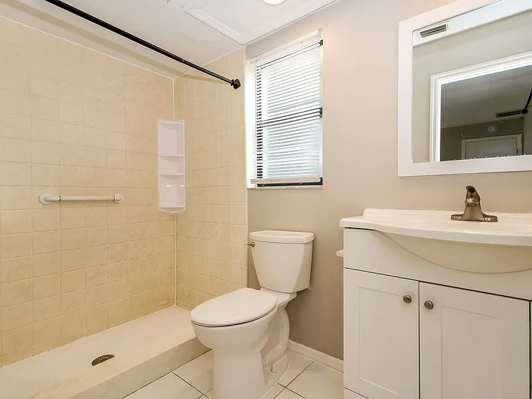 2225 Hidden Meadows Dr E — Photo 14