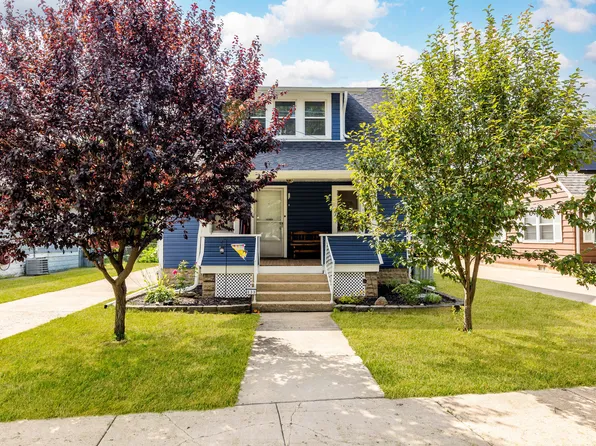 833 Douglas Ave, Aurora, IL 60505
