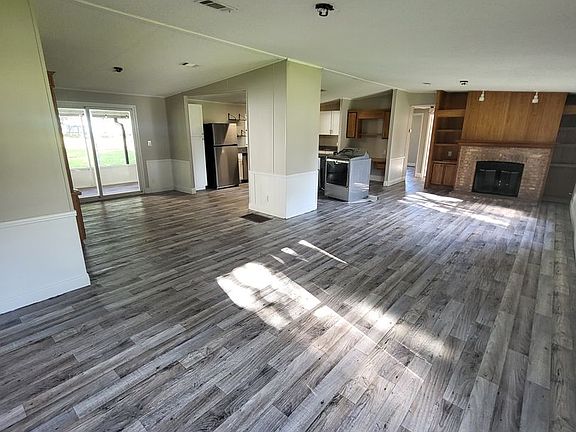 3rd image of 6847 NE 1st Pl