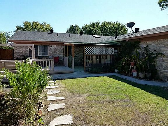 3rd image of 1813 Japonica Ln