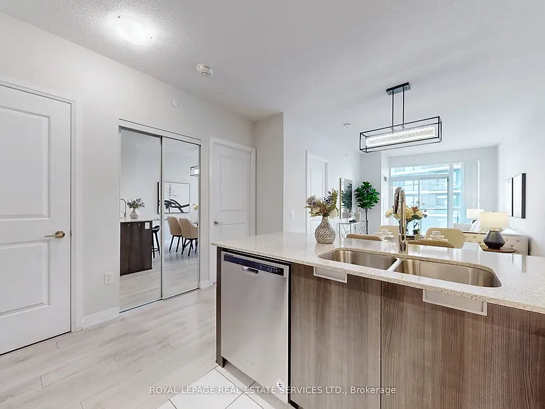 35 Watergarden Dr #615 — Photo 15