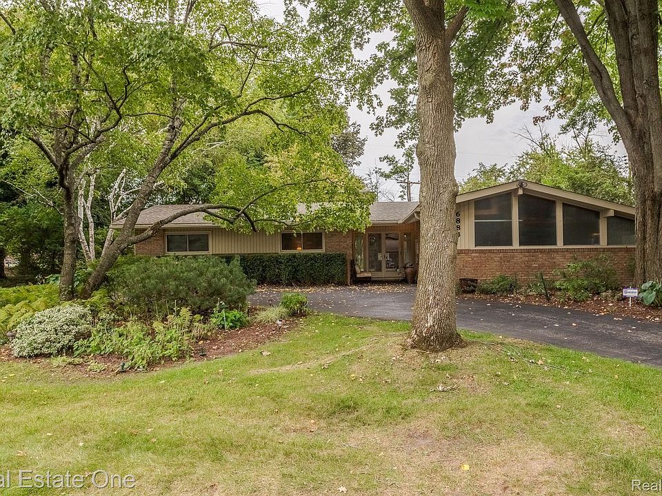 1st image of 6883 Sandalwood Dr