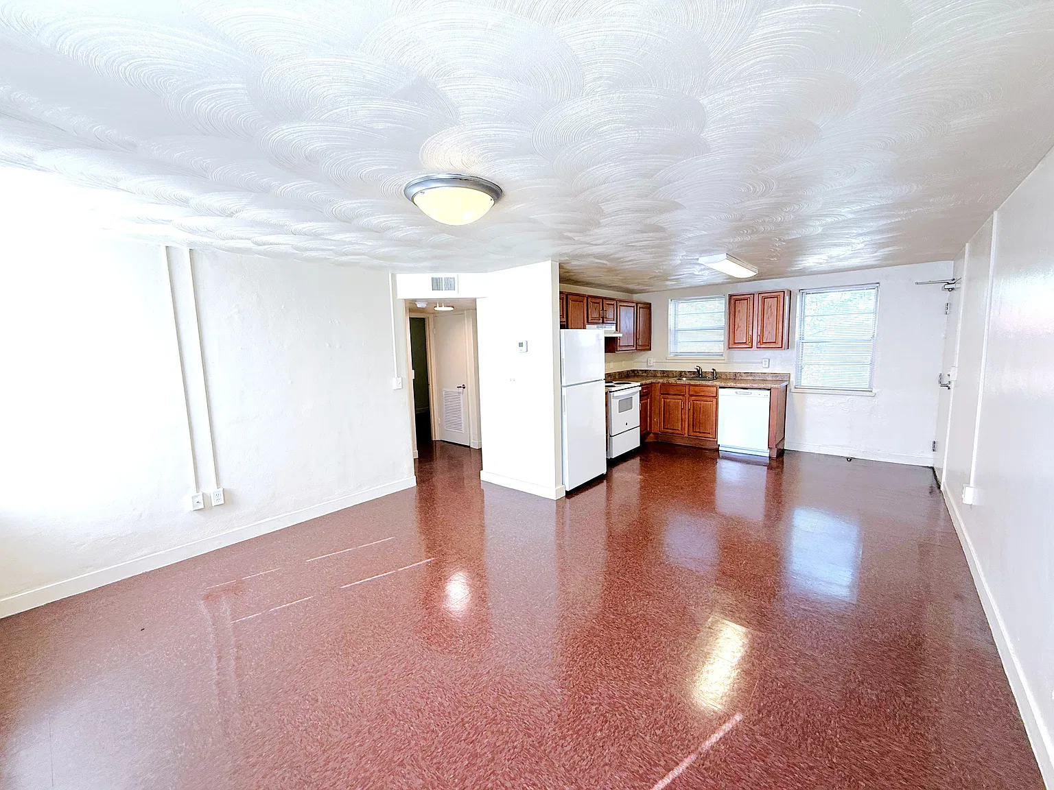 2 bed, 741 sqft, $987 — Photo 2