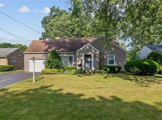 14 Fay Park Dr, North Syracuse, NY 13212