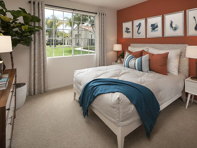 Aliso Town Center Apartment Homes — Photo 11