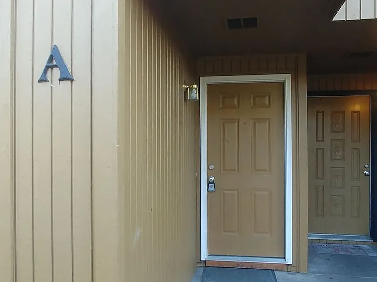 323 S 40th Pl #A — Photo 11