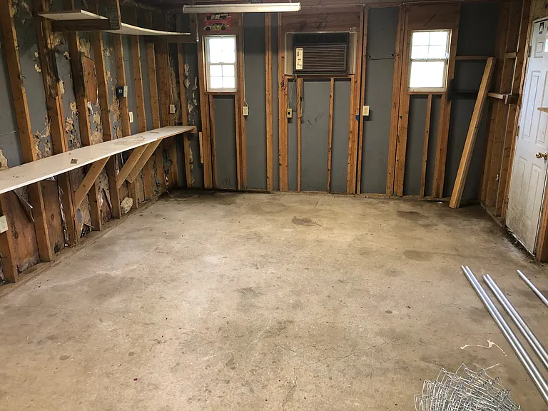 340 Williamsburg Rd — Photo 8