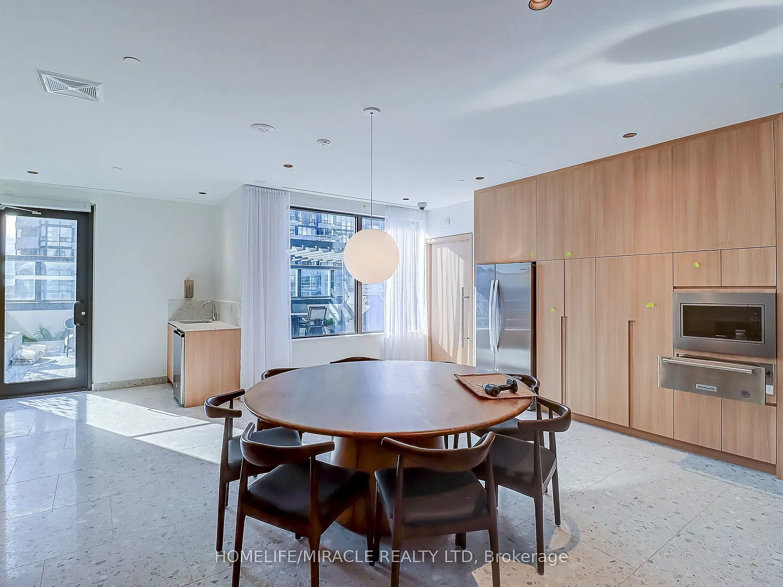1 bed, $2,050 — Photo 4