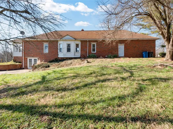 540 Cunningham Ln, Bethalto, IL 62010