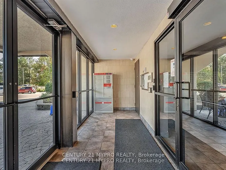 600 Grenfell Dr #410 — Photo 3