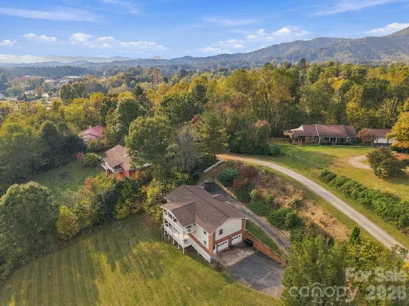 441 Country Dr, Mars Hill, NC 28754