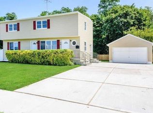 1219 Peapond Rd, Bellmore, NY 11710