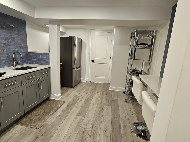 21 Hudson St #1 — Photo 11