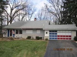 7163 Brookridge Dr, West Bloomfield, MI 48322