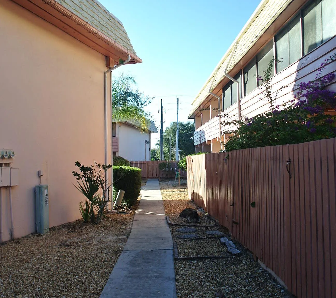 2 bed, 1.5 bath, 1075 sqft, $1,350 — Photo 3