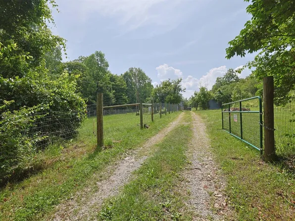 9560 Lockwood Hill Rd, Cincinnati, OH 45247