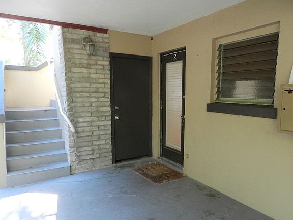 3rd image of 450 14th Ave N APT 2