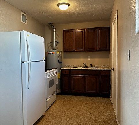 3rd image of 4015 Pierce Ave