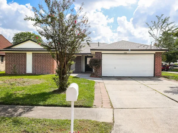 11302 Paramount Ln, Houston, TX 77067