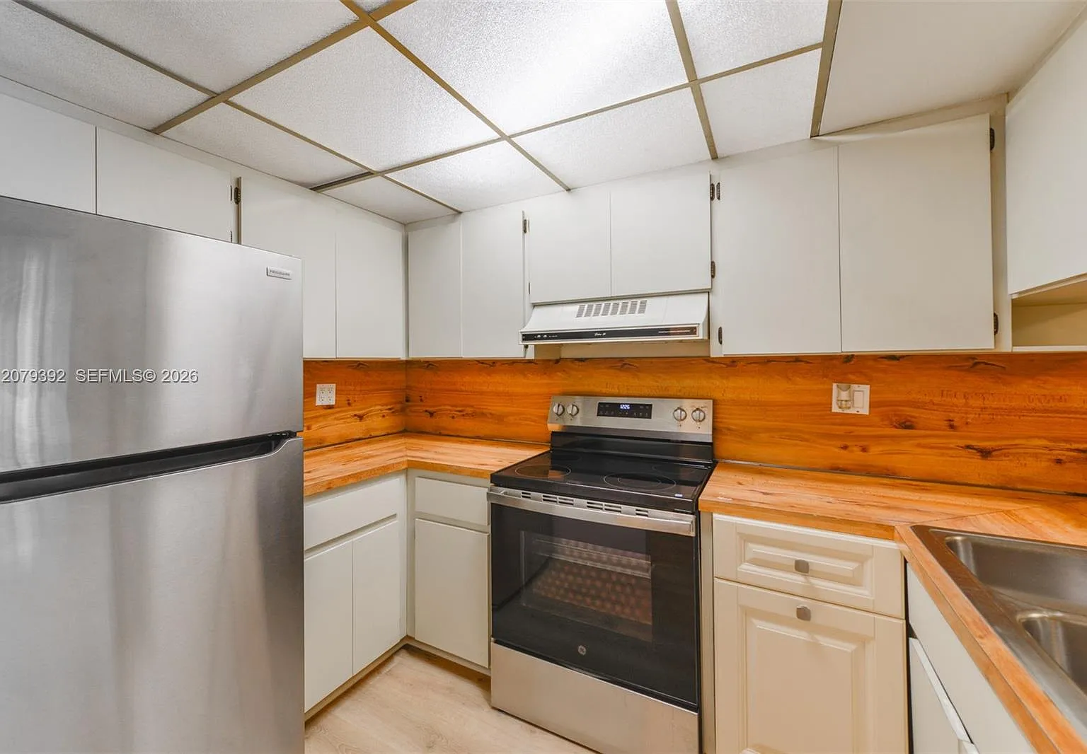 7420 SW 59th Ave — Photo 3