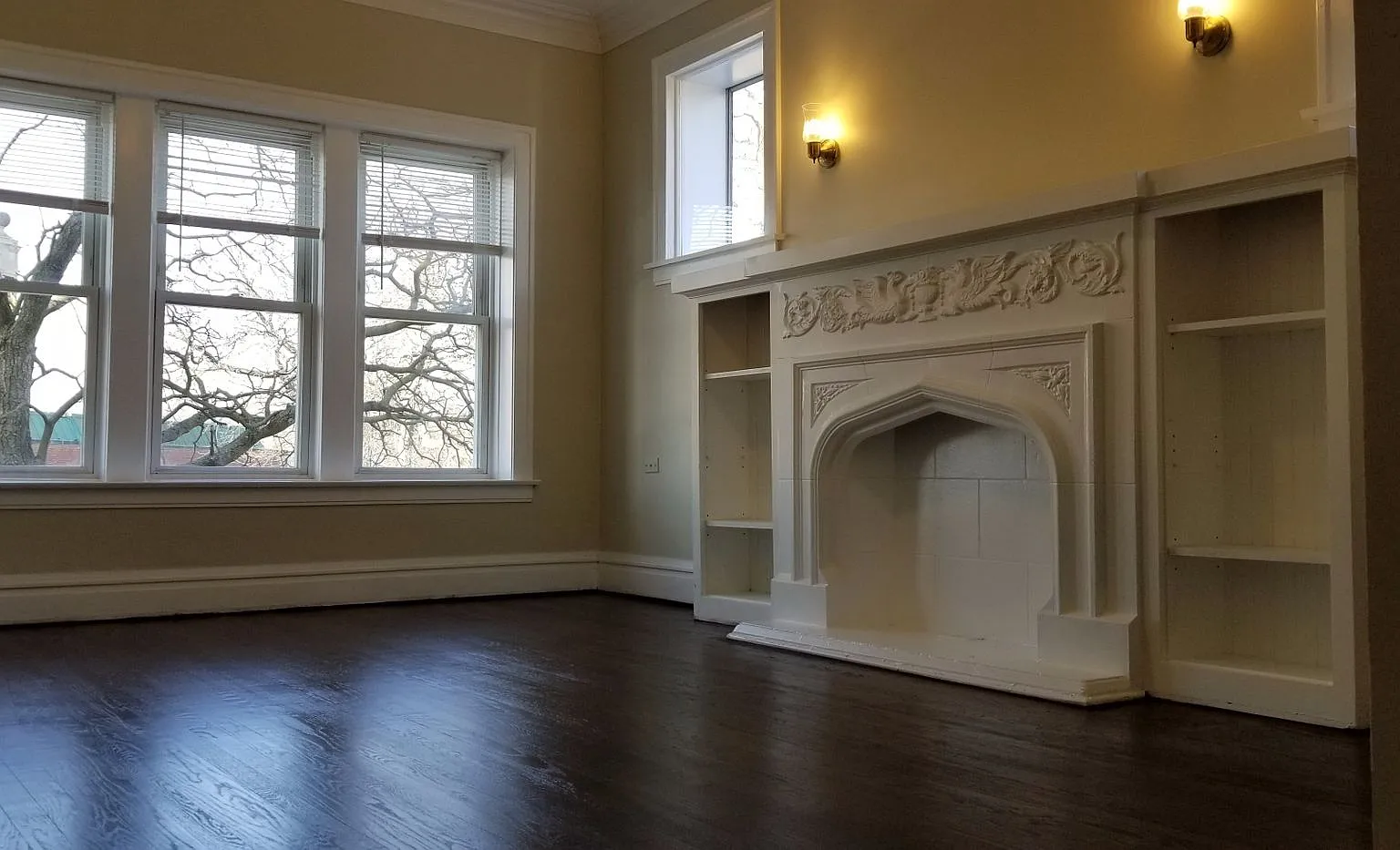 Beautiful, spacious apartment across from Riis Park — Photo 2