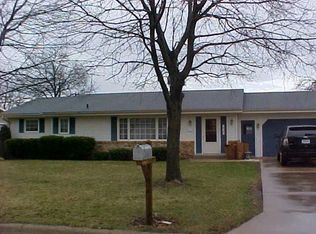 1434 Country Club Dr, Pella, IA 50219