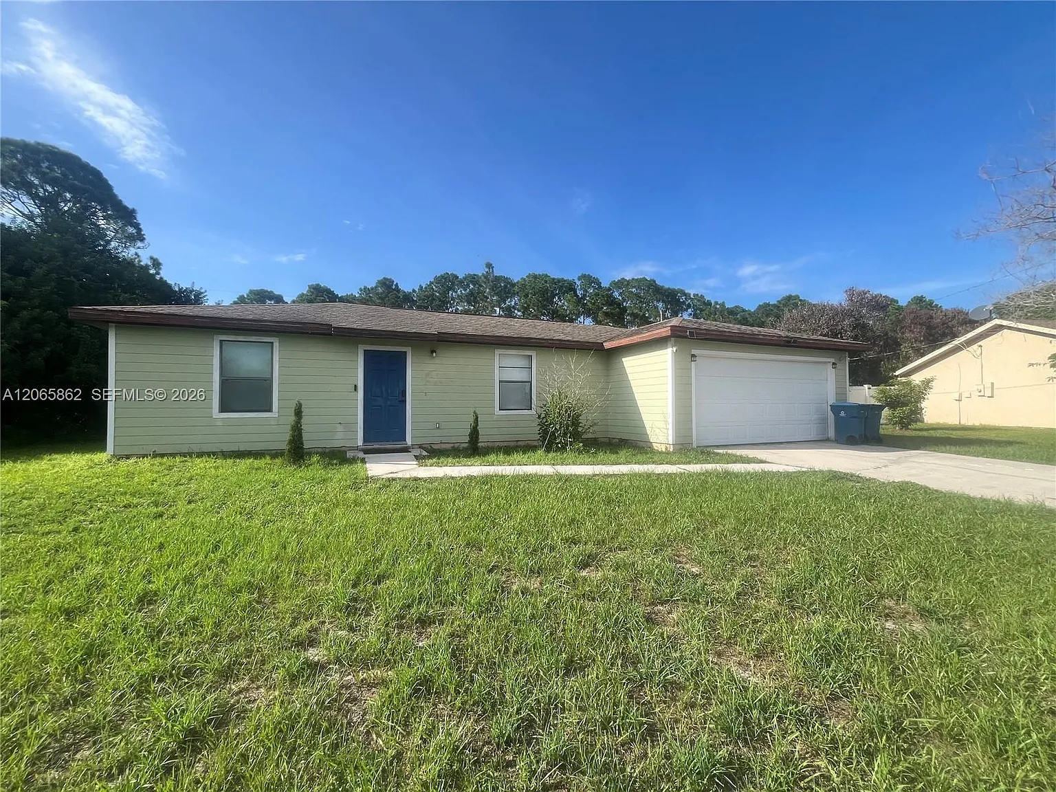 3 bed, 2.0 bath, 1056 sqft, $2,400 — Photo 3