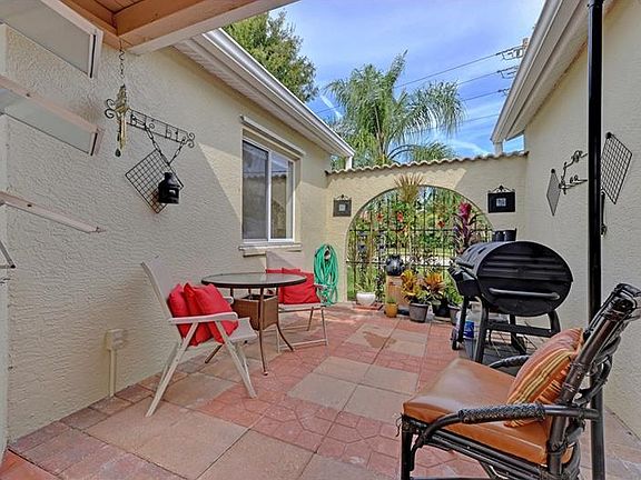 5th image of 2521 W Marion Ave APT 1212