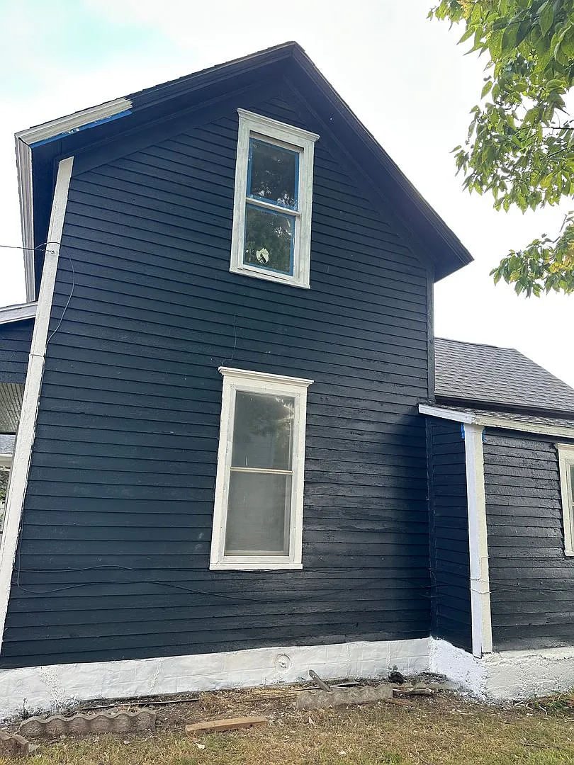 Building Photo - 419 S Bartlett St