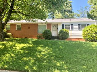 3808 Parkwood Dr, Greensboro, NC 27403