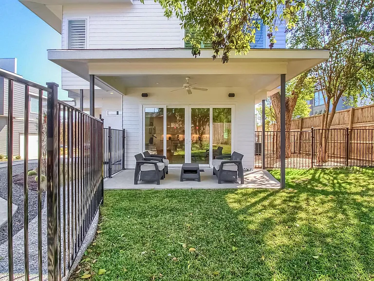 2112 Thornton Rd — Photo 40