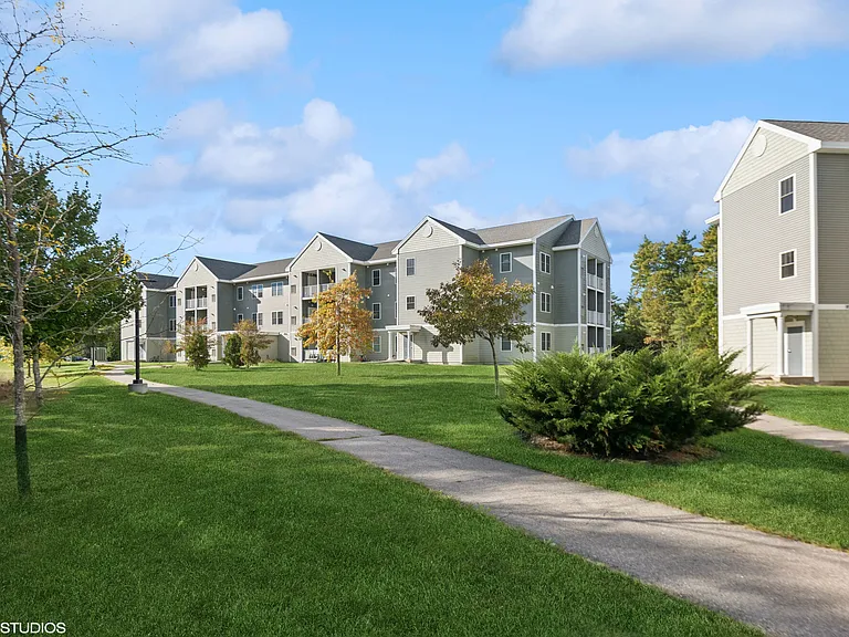 Clark Brook Apartments — Photo 11