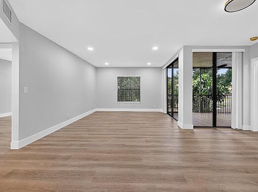 3rd image of 4519 Carambola Cir N #27292