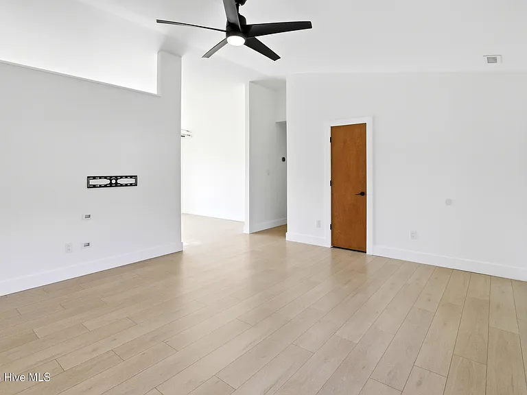 133 Wigeon Rd — Photo 10